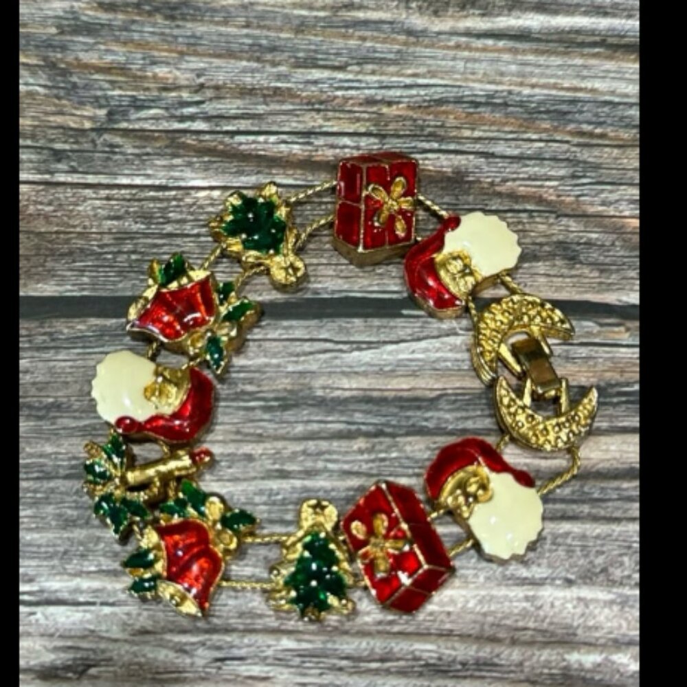 Vintage Christmas Charm Bracelet ITM292
